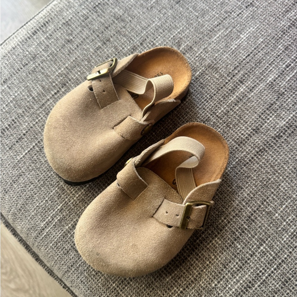 Kids Suede Buckle Clog - Tan